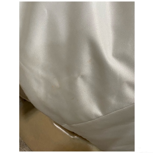 Michelangelo Satin Ivory Wedding Gown Dress With Pearls & Beading Size 6 - Picture 15 of 16